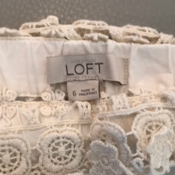 Ann Taylor LOFT Crochet Lace skirt shell size 6 - Picture 3 of 3